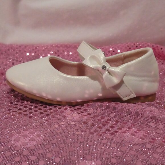 TAXI GIRL | size 8 kids | Girls White Mary Jane Shoes | NIB - Picture 10 of 13